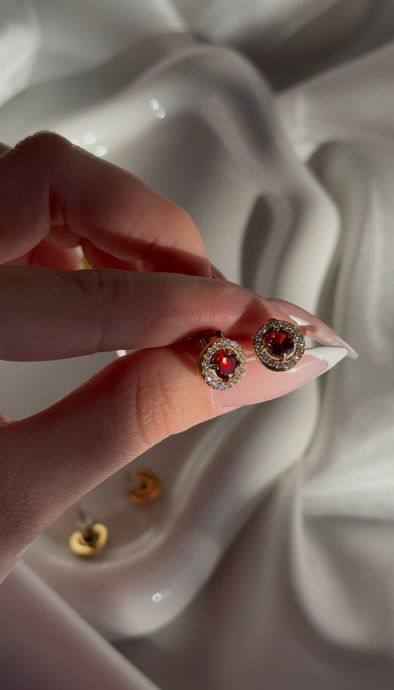 ✨Σκουλαρίκι από ατσάλι.✨￼