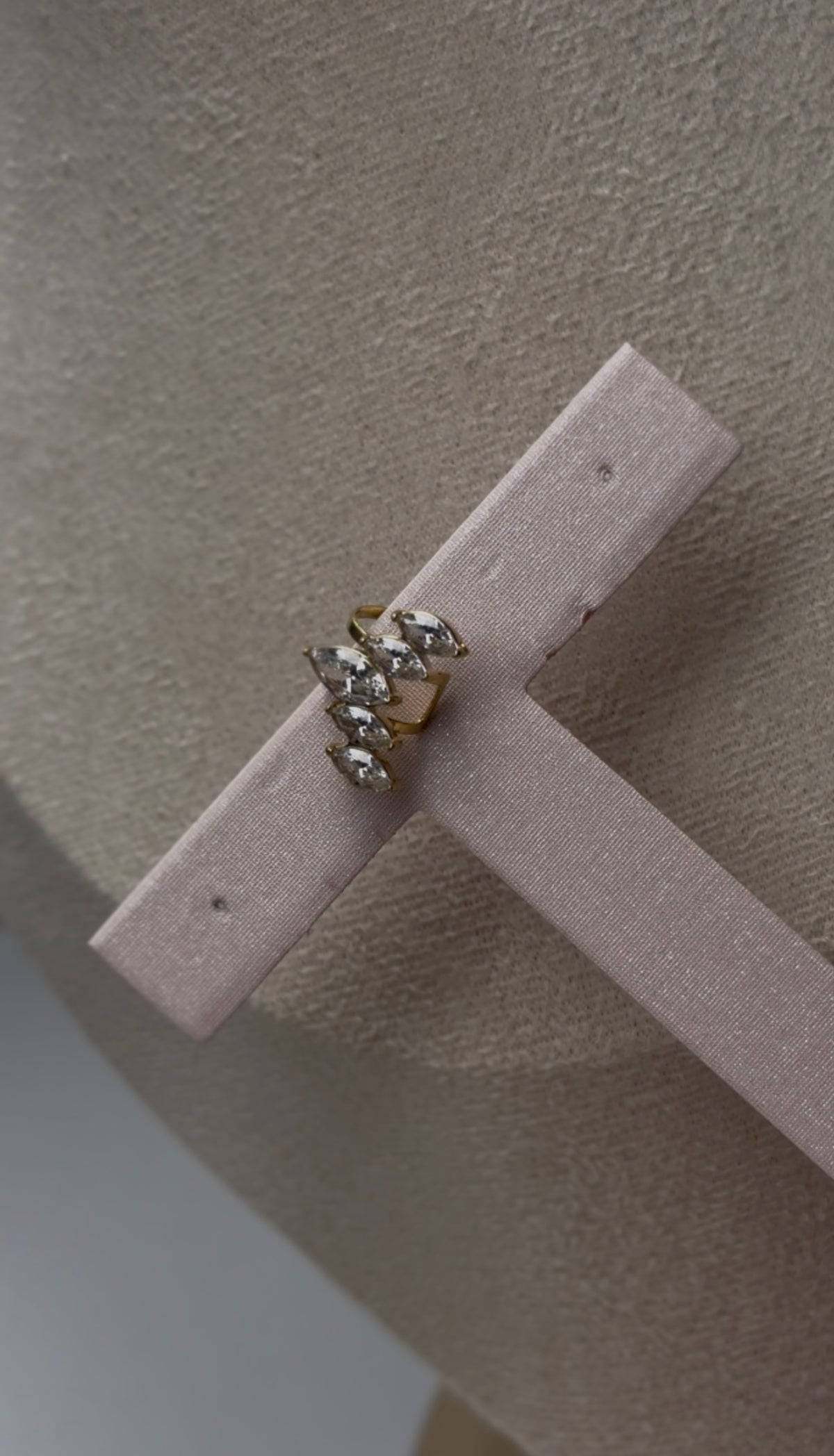 ✨Cuff ατσάλινο σκουλαρίκι✨